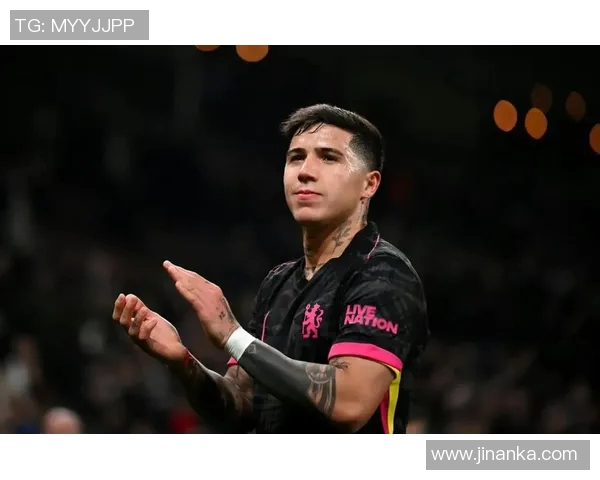 切尔西更衣室风波再起斯特林与恩佐训练场激烈冲突引发关注